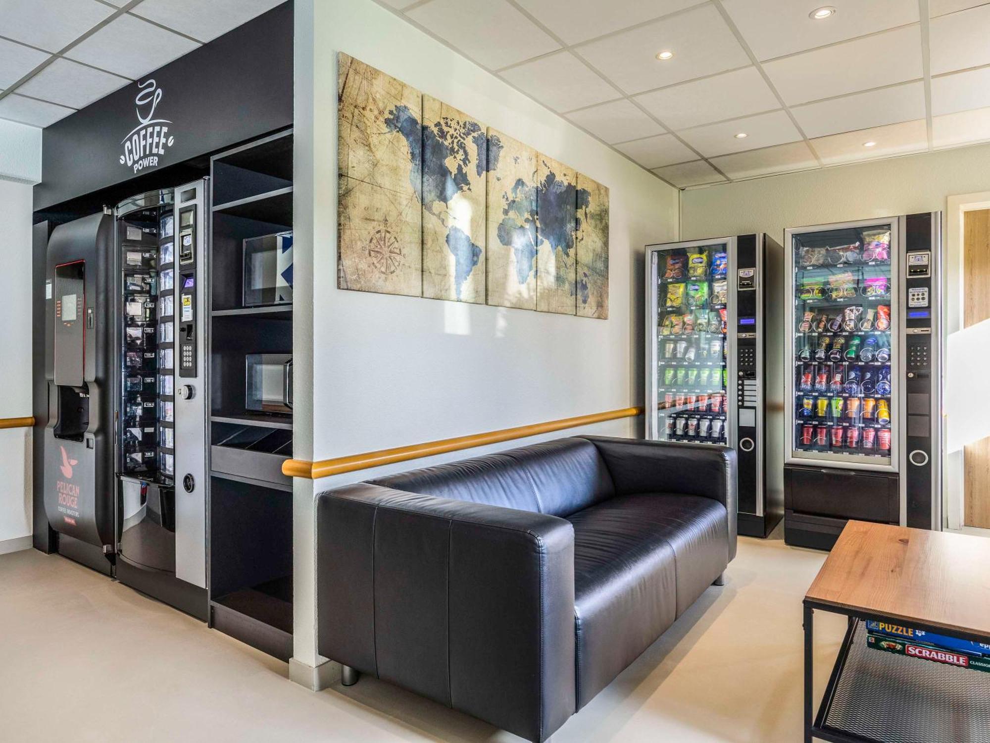 Ibis Budget Charleroi Airport Экстерьер фото